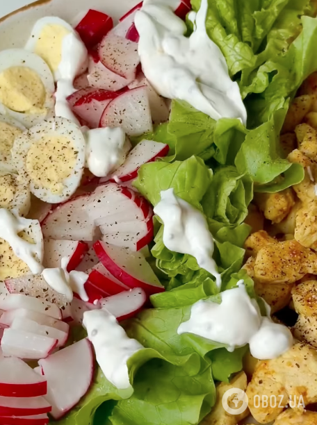 Корисний весняний салат із редиски зі сметаною: ділимося легким рецептом