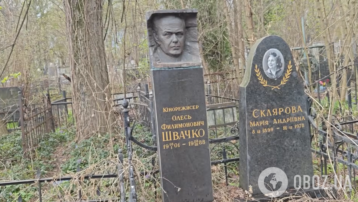 У мережі показали плачевний стан могил народних артистів і видатних українців: поросли мохом і майже канули в небуття. Фото
