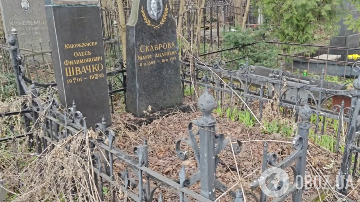 У мережі показали плачевний стан могил народних артистів і видатних українців: поросли мохом і майже канули в небуття. Фото