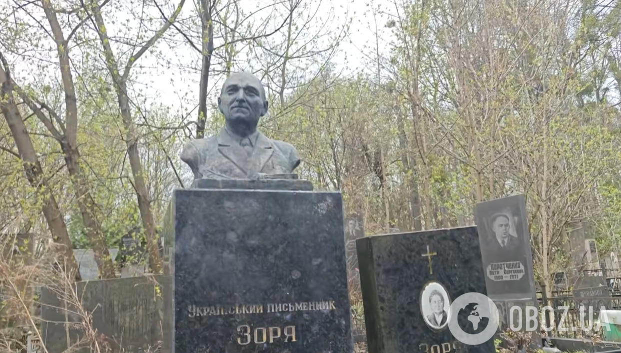 У мережі показали плачевний стан могил народних артистів і видатних українців: поросли мохом і майже канули в небуття. Фото