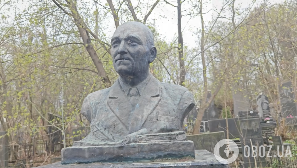 У мережі показали плачевний стан могил народних артистів і видатних українців: поросли мохом і майже канули в небуття. Фото