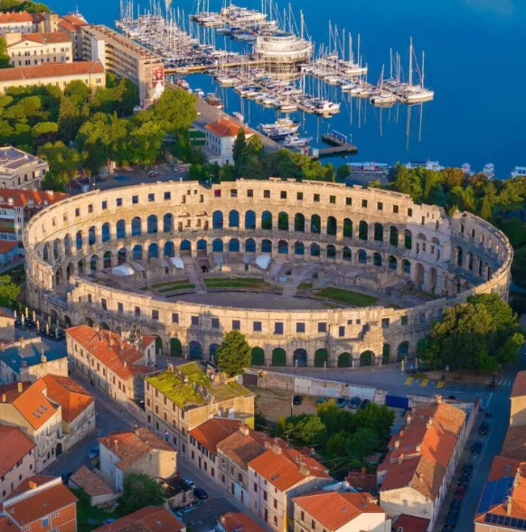 Ви навряд чи про них чули: 5 неймовірних старих міст Європи