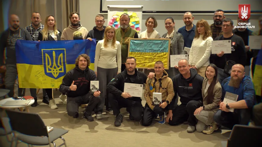 "Якщо я це пережив, то можу бути прикладом": захисник Маріуполя Олександр Дідур став тренером з посттравматичного зростання для ветеранів