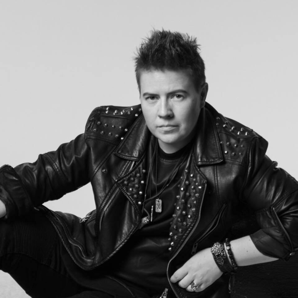 "Для таких, как я, путь домой закрыт". Как во время войны живет звезда "Х-Фактора" из Беларуси Евгений Литвинкович и почему он исчез из соцсетей