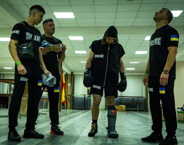 "Міна розірвалася над головою": після важкого поранення український військовий став боксером, має зіркового тренера і хоче на Паралімпіаду