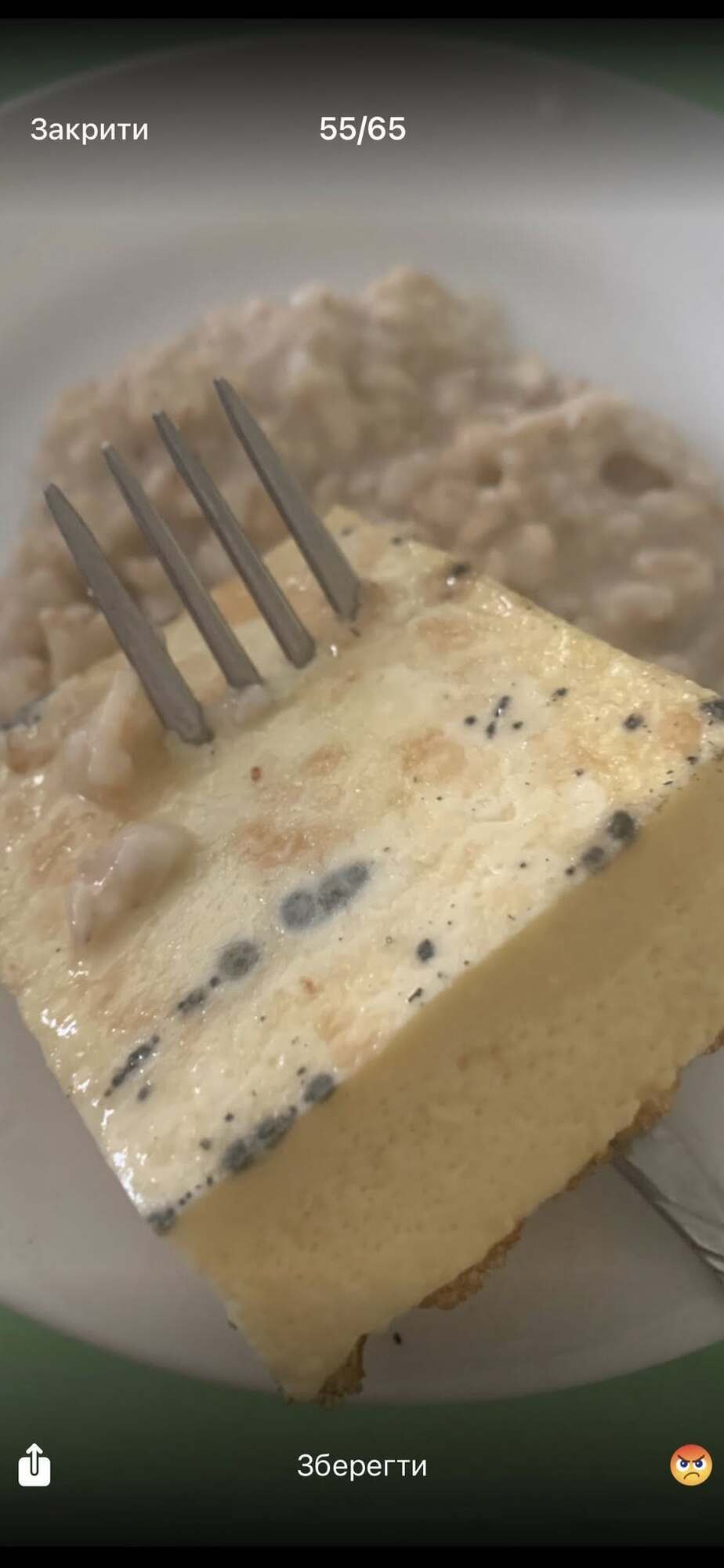 "Вы не видите, что детям даете?" В житомирском лицее разгорелся скандал из-за омлета с черными пятнами: что показала проверка