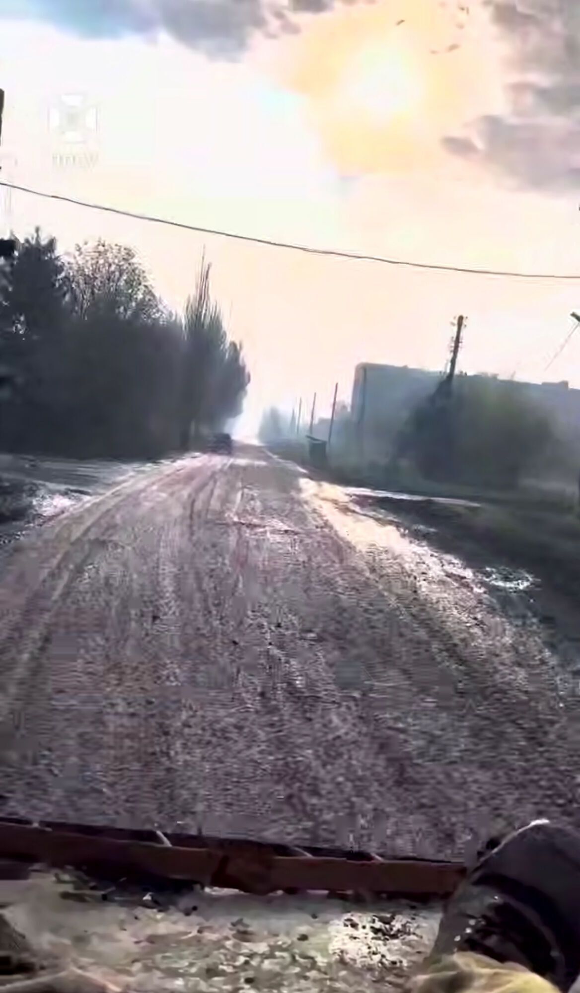 Пустые улицы, разбитый бетон: Часов Яр превратился в город-призрак. Видео