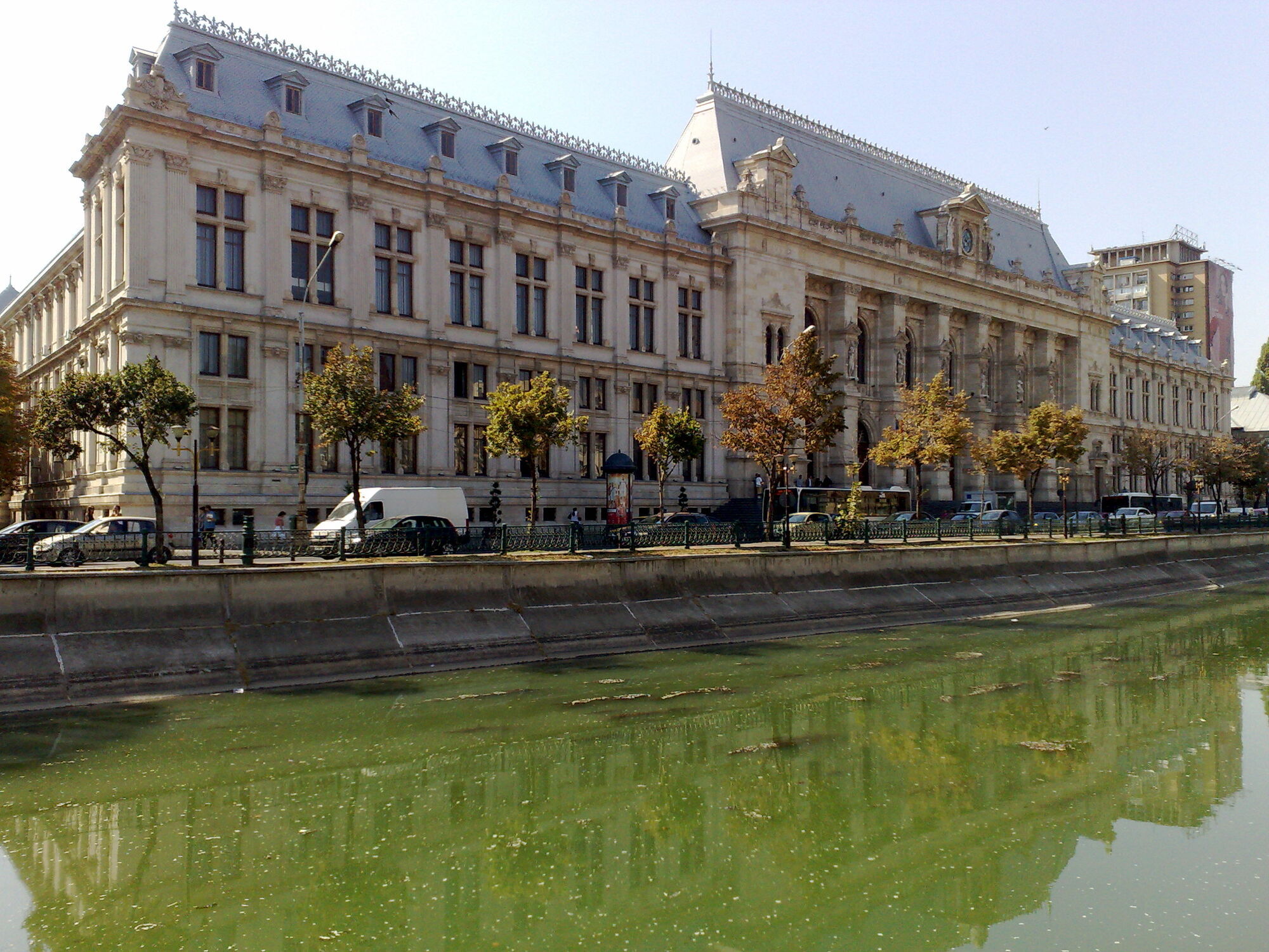 Красивый и дешевый: туристам посоветовали город в Европе для отдыха