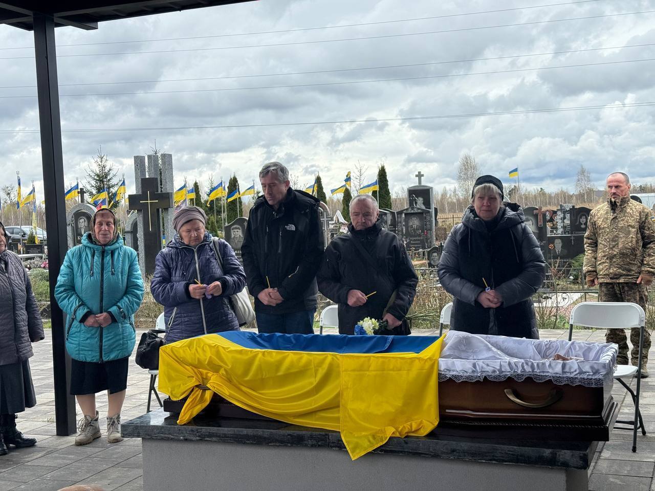 Помер під час евакуації: на Київщині попрощались із 49-річним Героєм. Фото