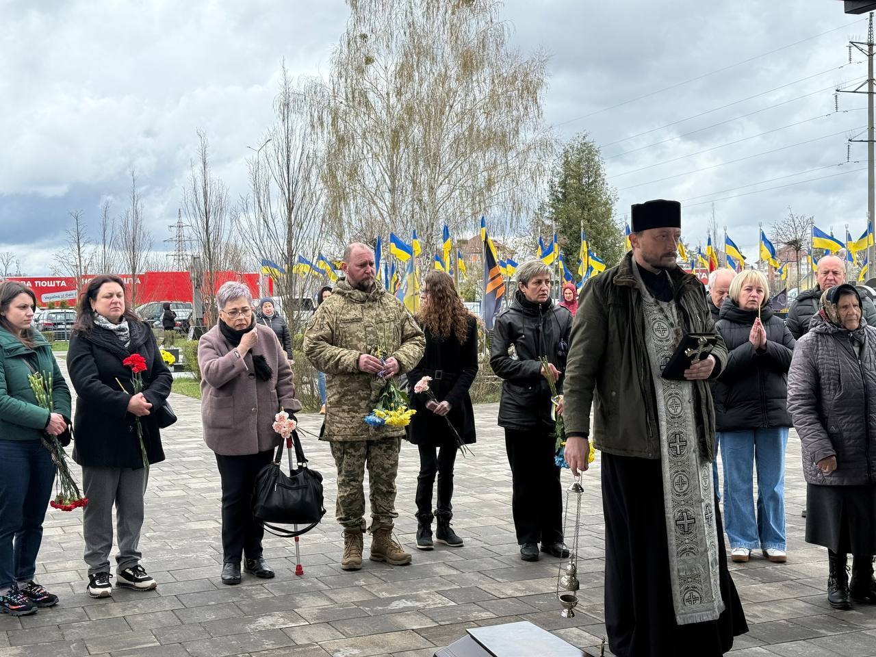 Помер під час евакуації: на Київщині попрощались із 49-річним Героєм. Фото