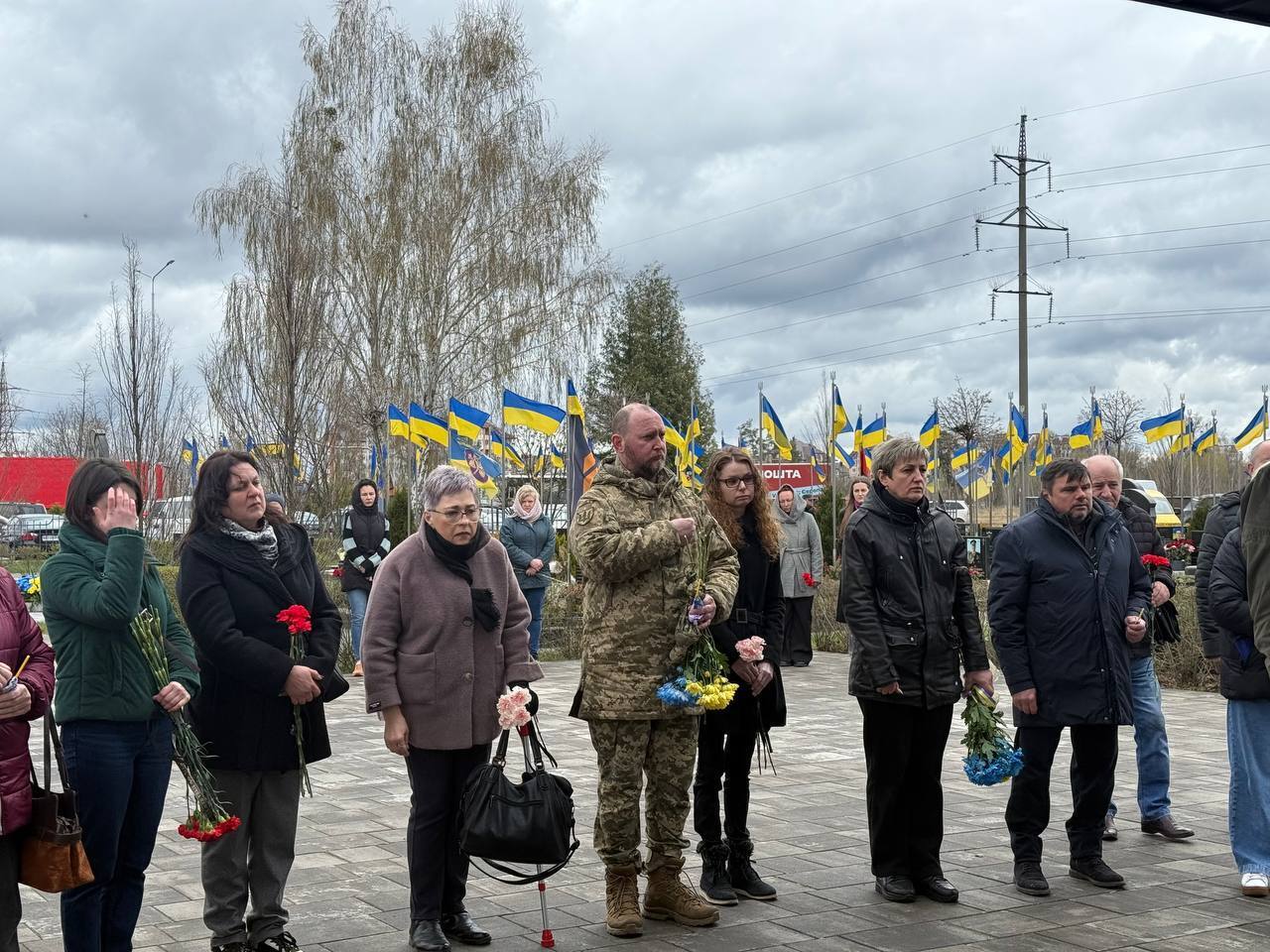 Помер під час евакуації: на Київщині попрощались із 49-річним Героєм. Фото