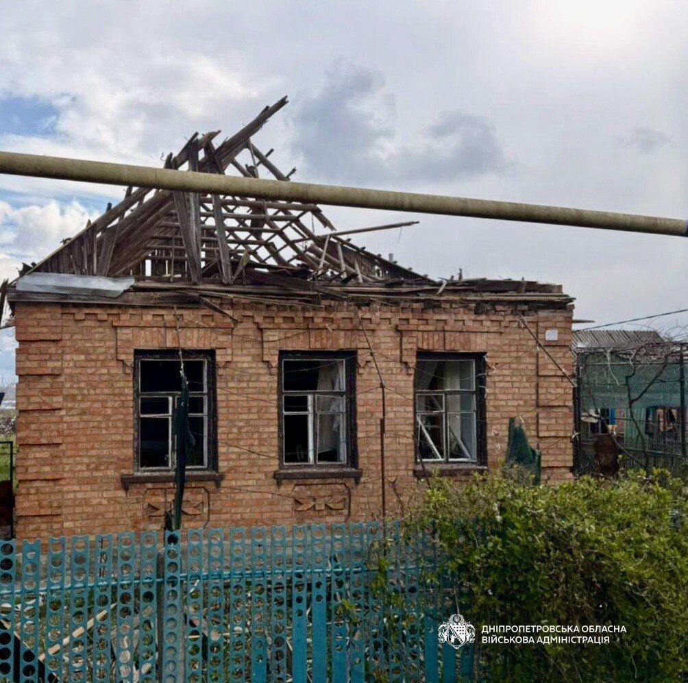 Враг бил по Днепропетровщине: повреждено предприятие, среди пострадавших – подросток. Фото