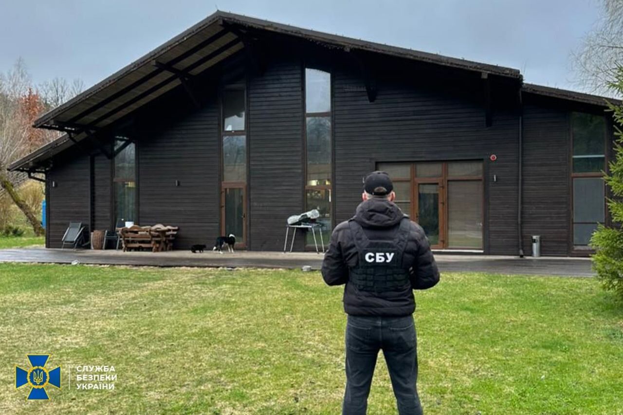 Нардеп-предатель Деркач присвоил заповедную землю на почти 600 млн грн в Киеве: в СБУ рассказали подробности. Фото и видео