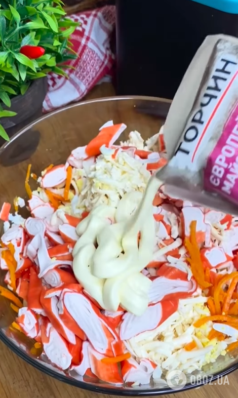 Какой вкусный салат приготовить с крабовыми палочками: рецепт для праздничного стола