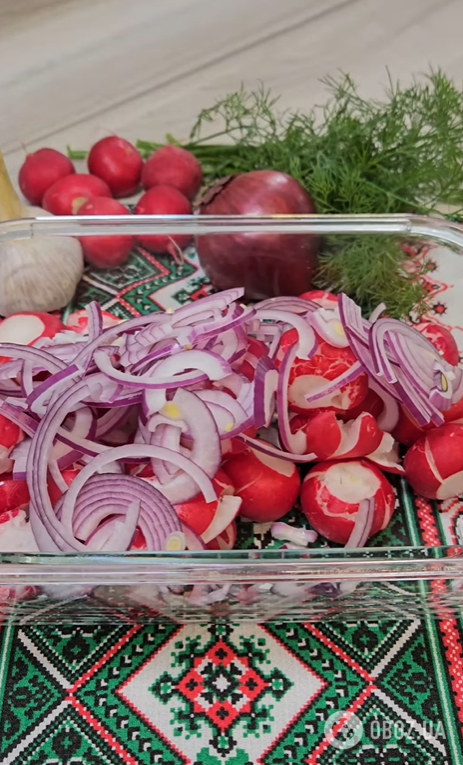 Як приготувати смачну биту редиску: рецепт весняної закуски нашвидкуруч