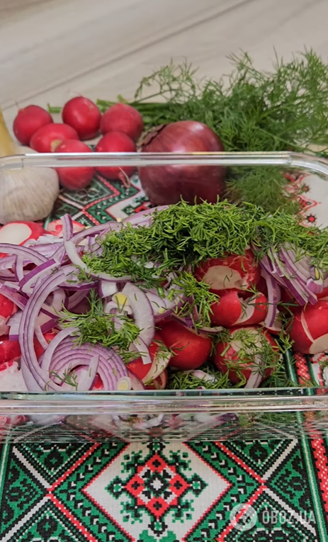 Як приготувати смачну биту редиску: рецепт весняної закуски нашвидкуруч