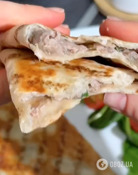 Хрусткі та не жирні чебуреки з лаваша з м'ясною начинкою: ділимося рецептом страви для перекусу