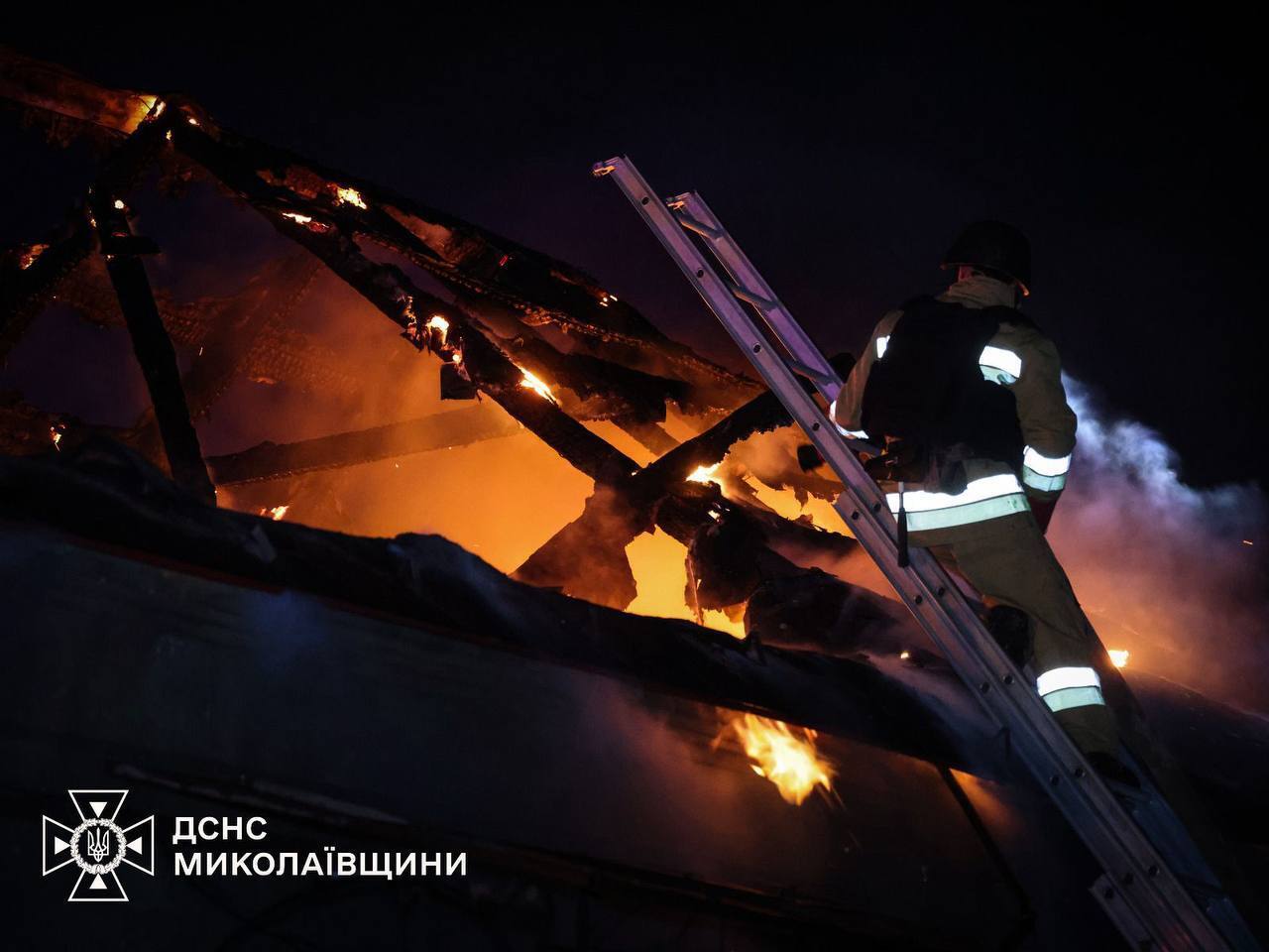 "Цієї ночі росіяни знову воювали проти звичайних багатоповерхівок": Зеленський закликав до санкційного тиску на РФ