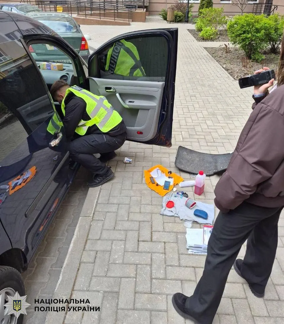 В Киеве неизвестный выстрелил из авто в сторону женщины с ребенком: введена специальная полицейская операция