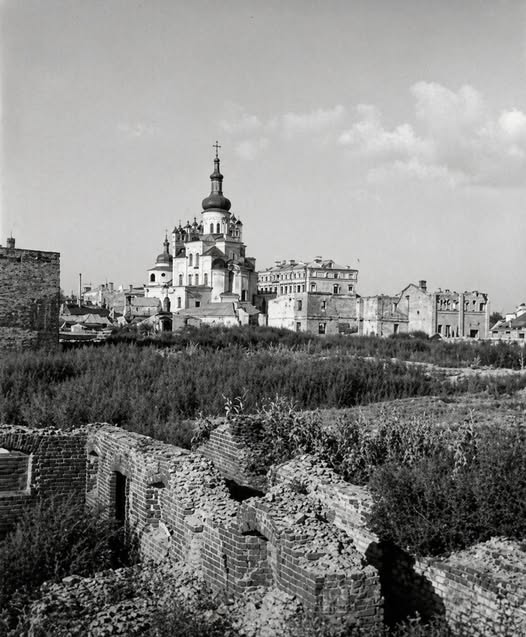 Чернігів у 41-му: у мережі показали воєнне фото