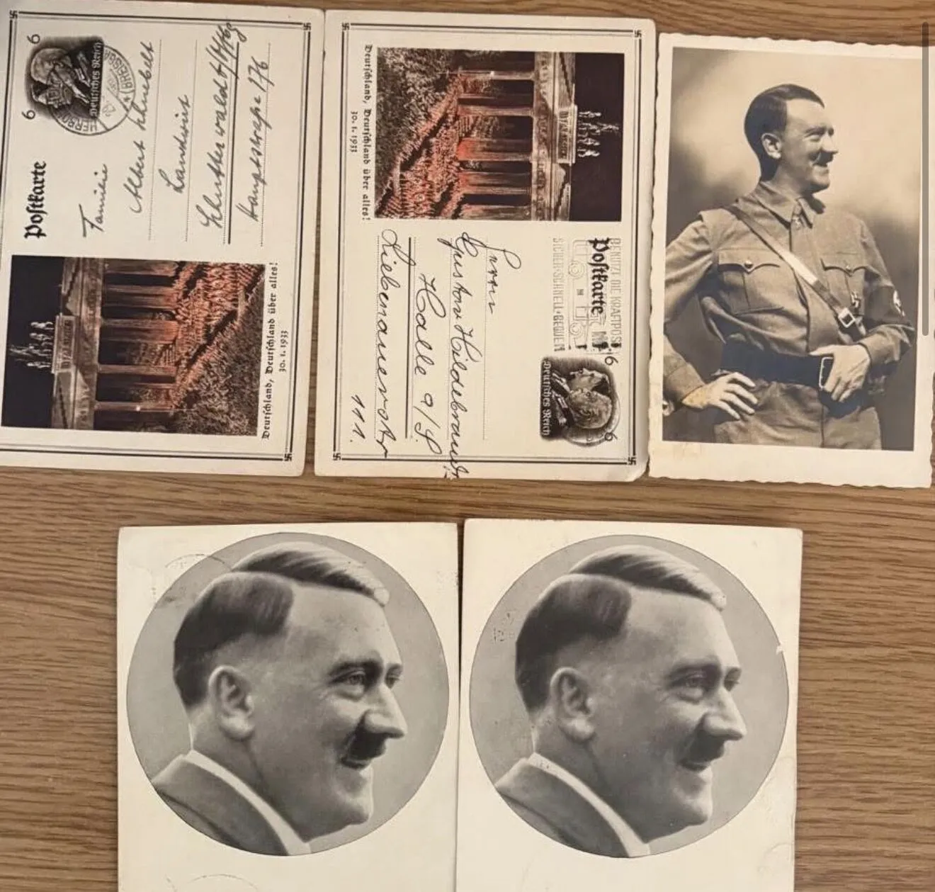 Киевлянка пыталась вывезти в Германию открытки с Гитлером 1930-х годов. Фото