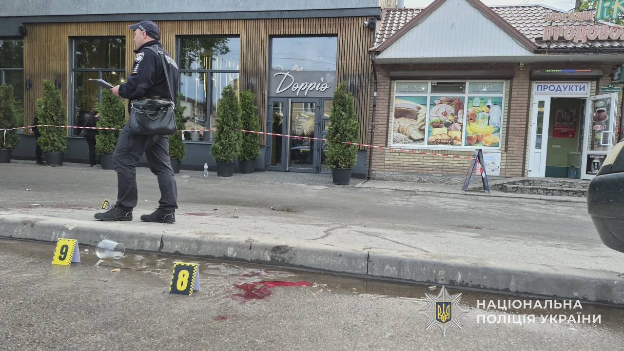 На Сумщине мужчина взорвал гранату и ранил трех полицейских и гражданского: все подробности. Фото 18+