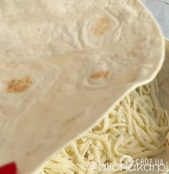 Киш из лаваша с вкусной начинкой из сыра и мяса: делимся легким рецептом сытного блюда