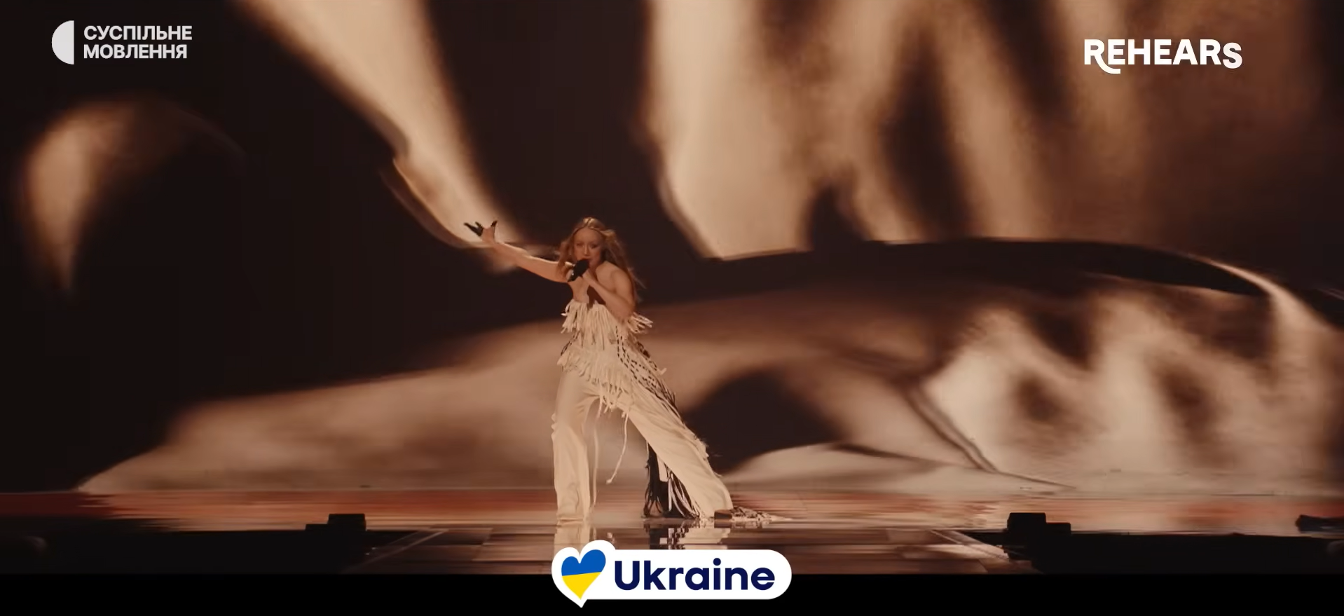 "Украина всегда безупречна!" Появилось видео с репетиции LELÉKA на Евровидении 2026: сеть в восторге