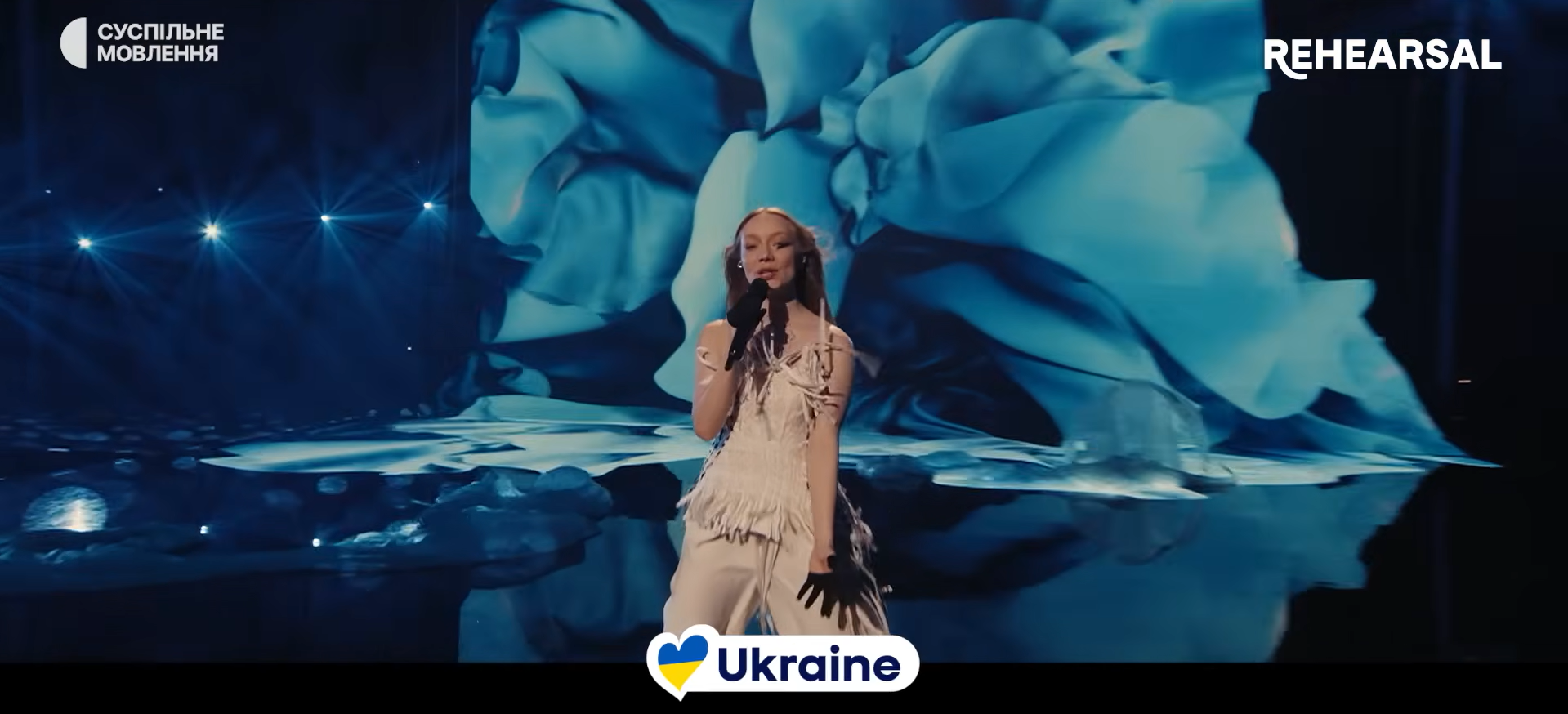 "Украина всегда безупречна!" Появилось видео с репетиции LELÉKA на Евровидении 2026: сеть в восторге