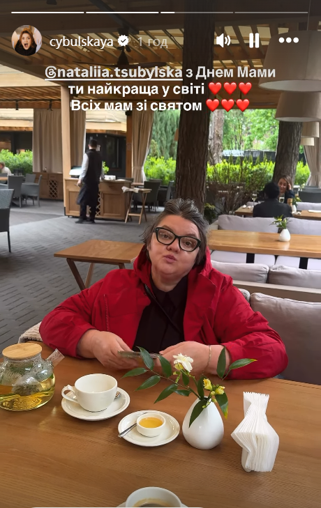 Джамала, Руслана и другие звезды ко Дню матери показали кадры с самыми родными женщинами в жизни. Фото