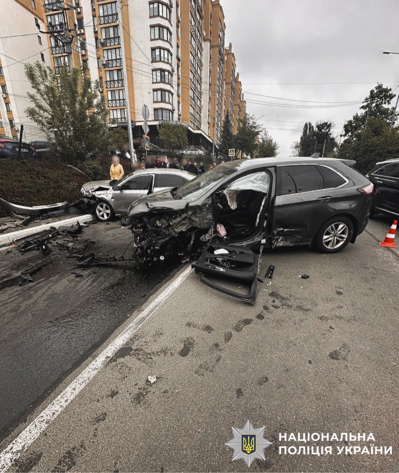 Під Києвом п’яний водій виїхав на зустрічну смугу та влаштував масову ДТП: є постраждалі. Фото