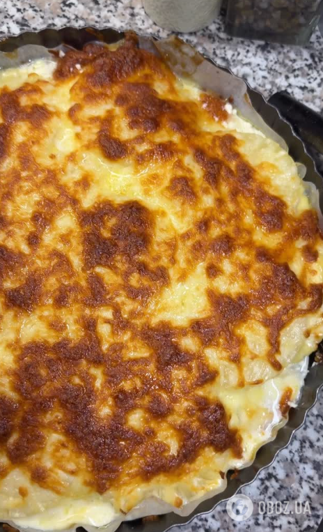 Сочная курица с сыром и ананасами: делимся вкусным рецептом мяса в духовке