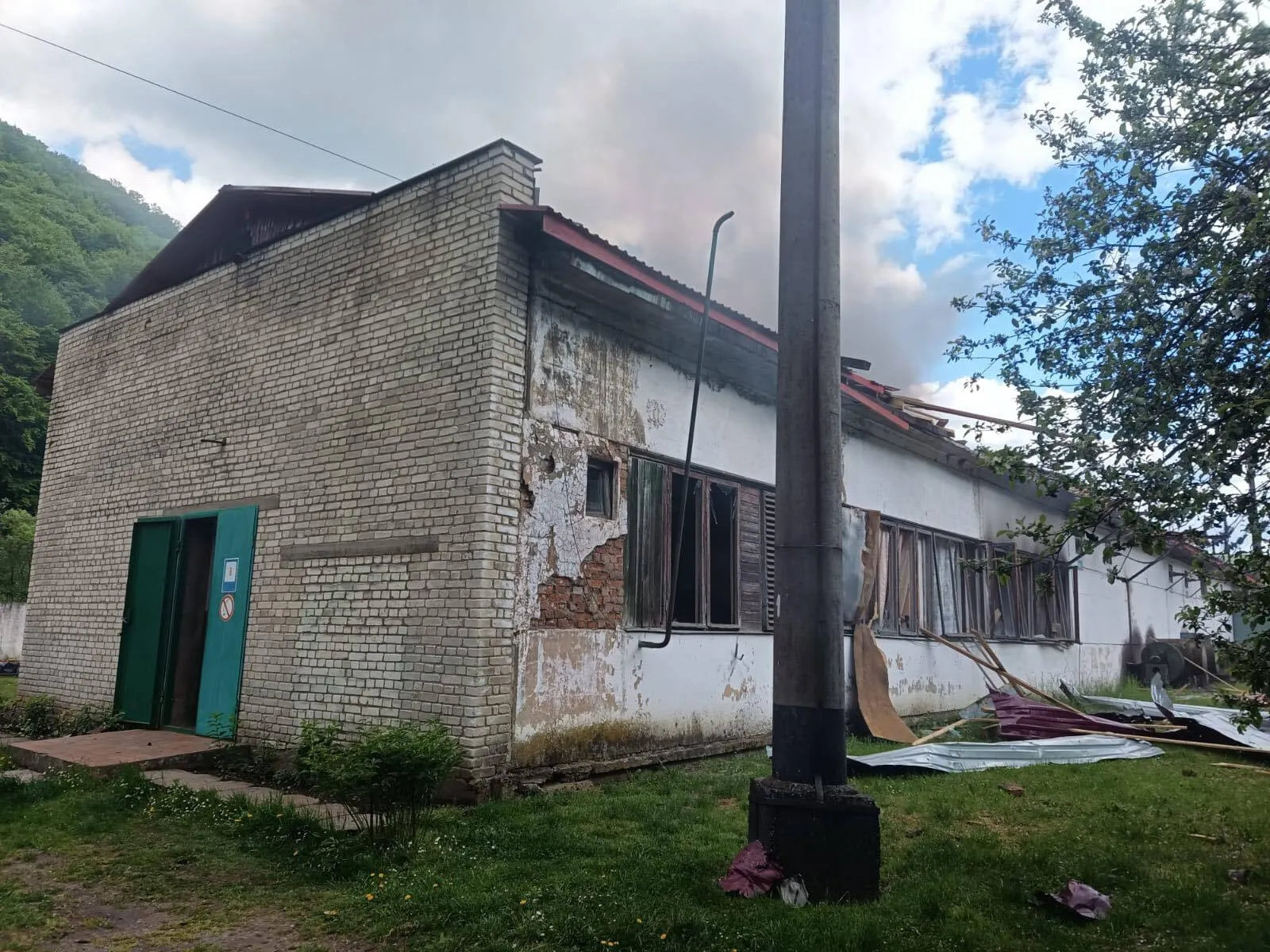 Росія влаштувала наймасовіший обстріл Закарпаття від початку війни, є прильоти: усі подробиці. Фото
