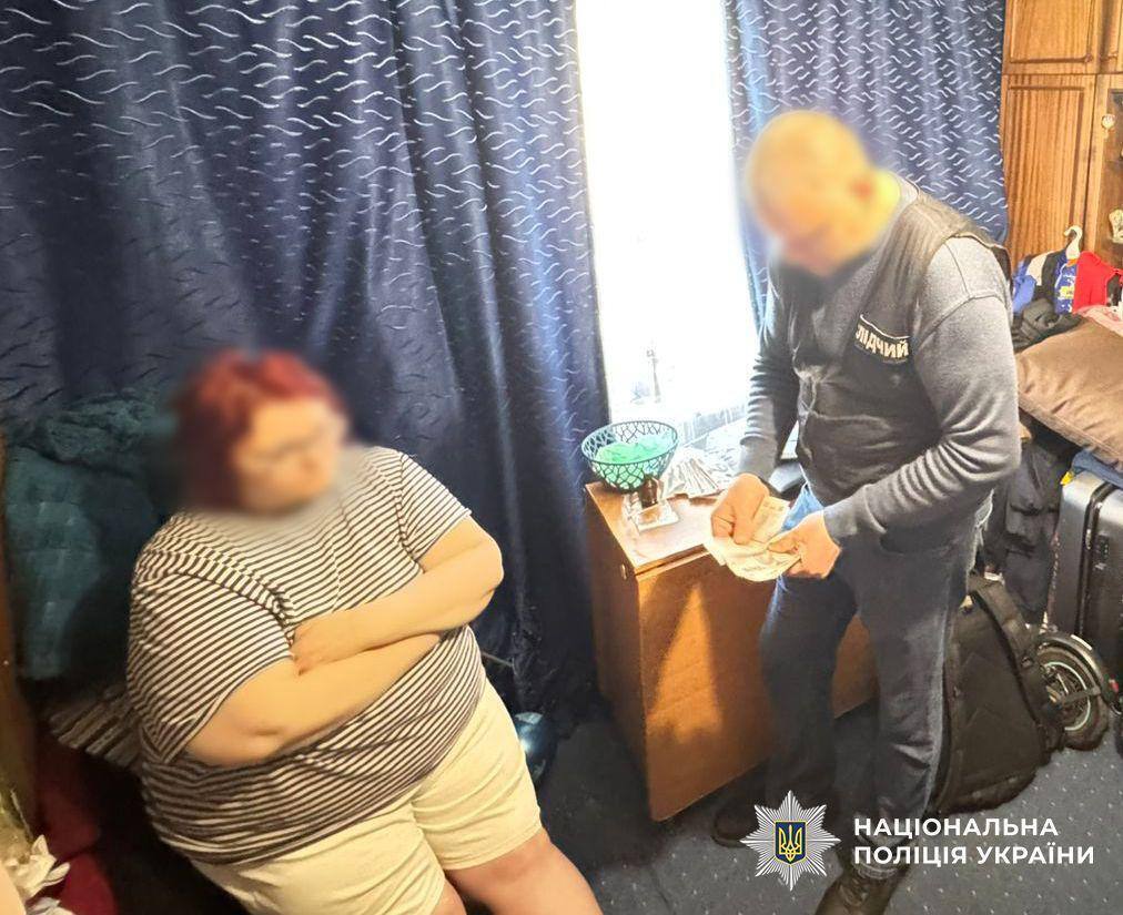 У Києві викрили шахрайку, яка виманила у пораненого воїна понад 700 тис. грн собі "на лікування". Подробиці та фото