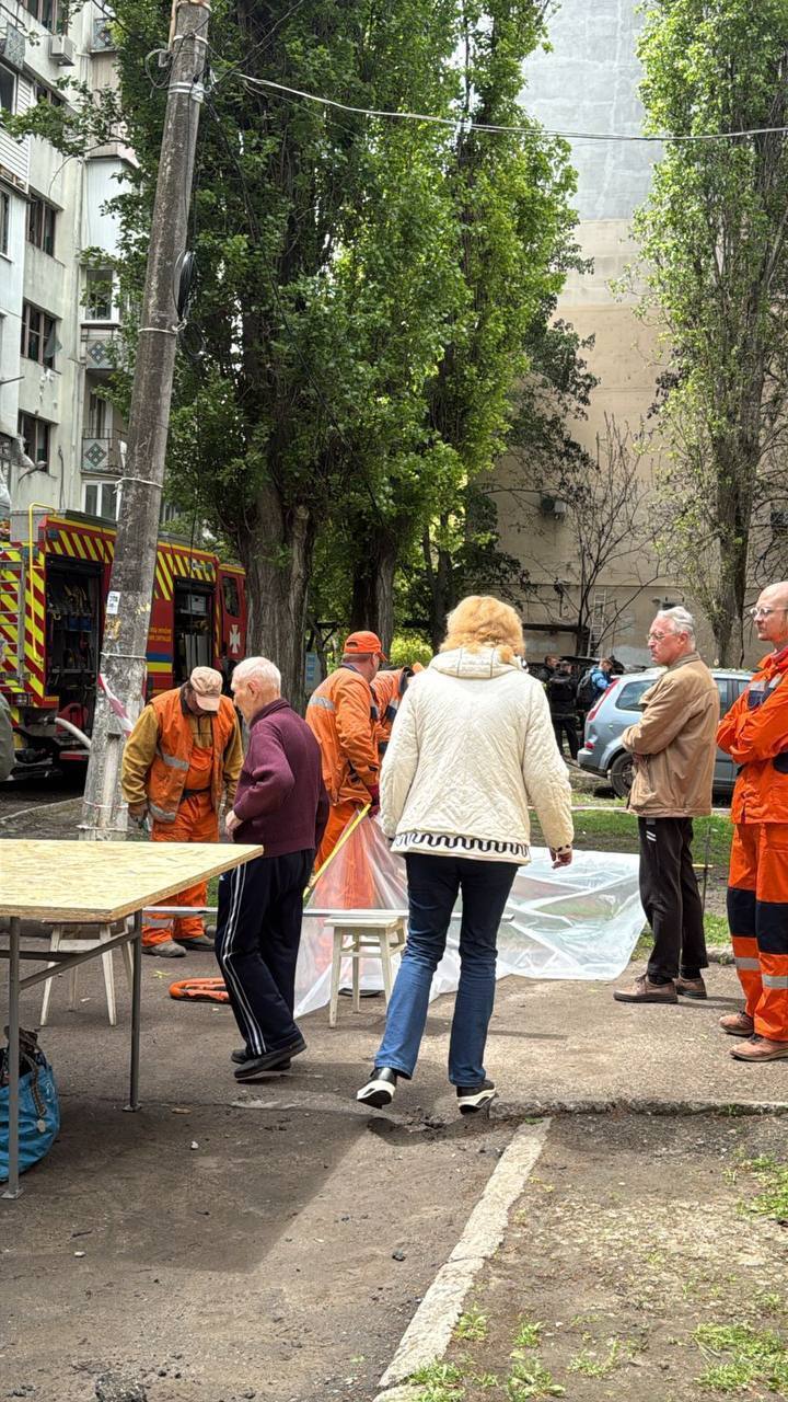 Оккупанты ударили по Одессе: произошел пожар, есть пострадавшие