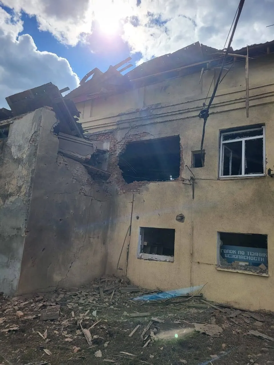 Росія влаштувала наймасовіший обстріл Закарпаття від початку війни, є прильоти: усі подробиці. Фото