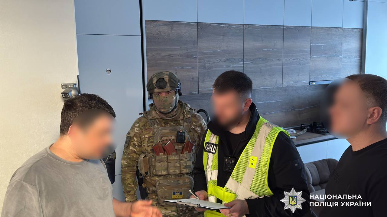 В Киеве директор благотворительной организации легализовал более 100 иностранцев под видом "волонтеров". Подробности, фото и видео