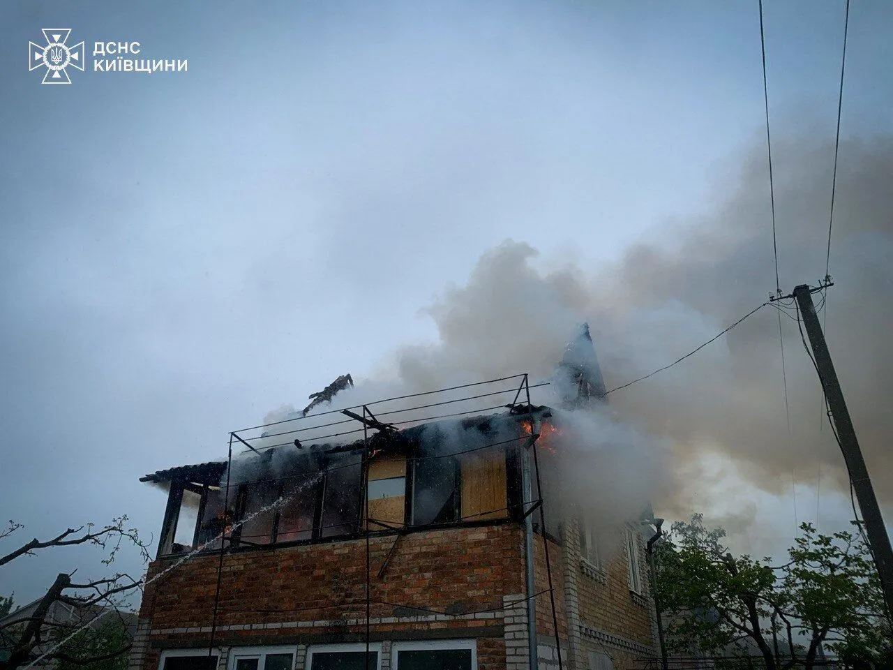 Есть повреждения, возник пожар: в КОВА рассказали о последствиях атаки России на Киевщину. Фото