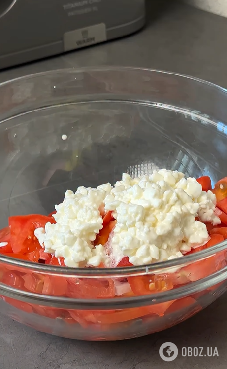 Какой вкусный салат приготовить с зернистым сыром: очень питательное и простое блюдо