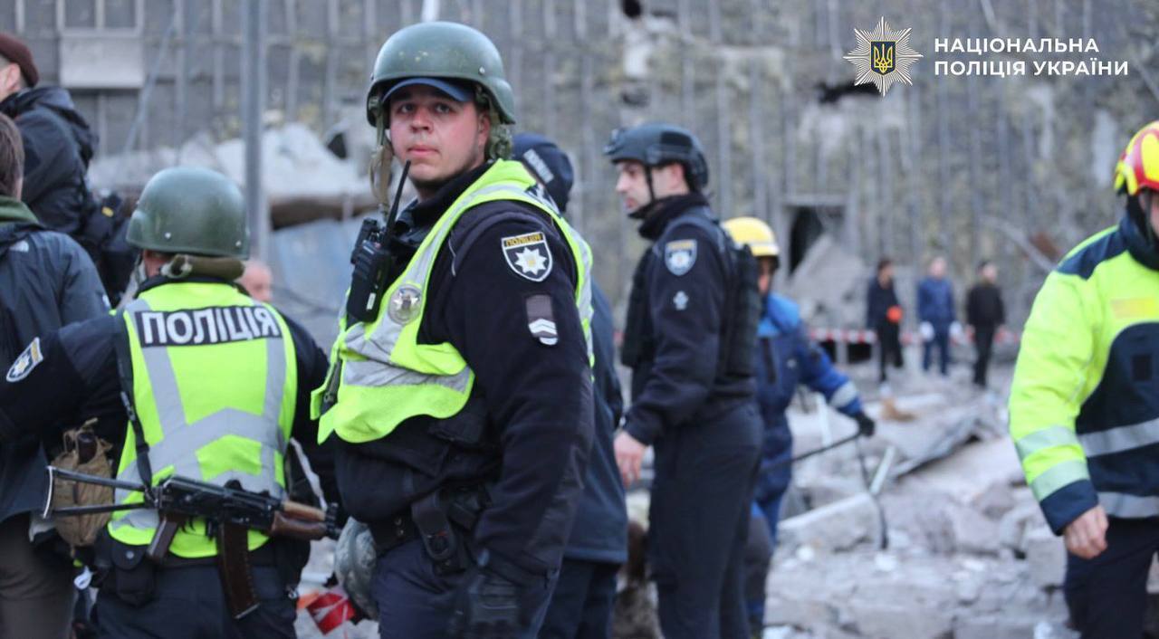 На місце обстрілу приїхали поліцейські