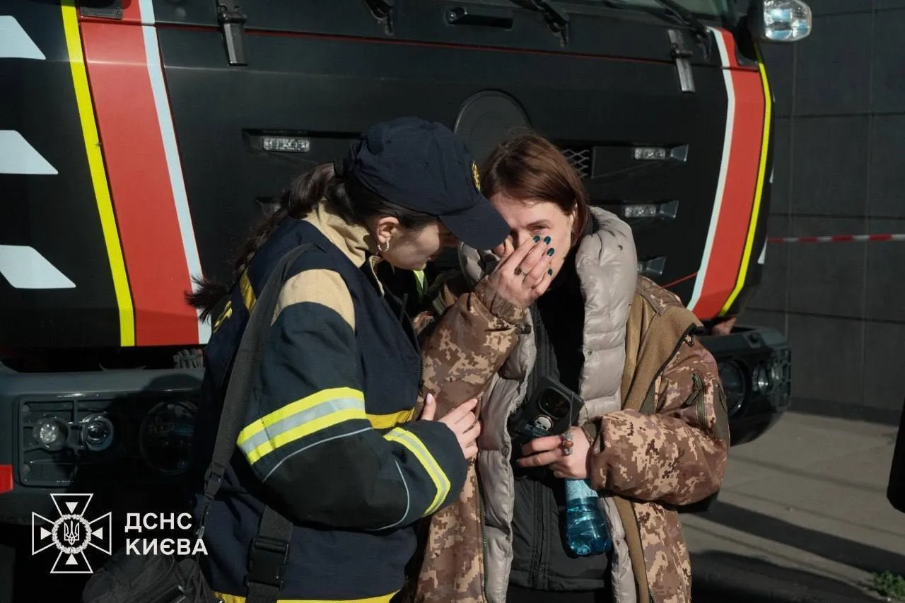 Психологи ДСНС на місці атаки.