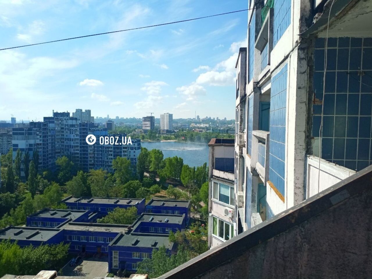 В Киеве задействовали вертолеты для тушения пожаров, которые возникли после атаки РФ. Фото