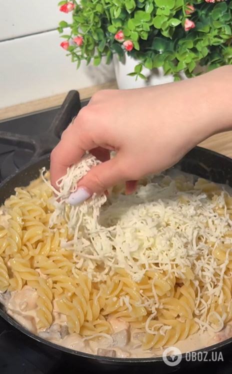 Сытная паста с курицей и грибами: рецепт обеда на сковородке: рецепт обеда на сковородке