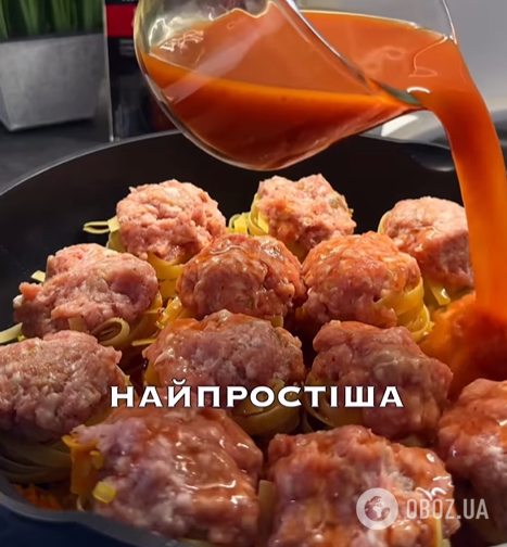 Ситні гнізда  з макаронів у томатному соусі: знадобиться фарш