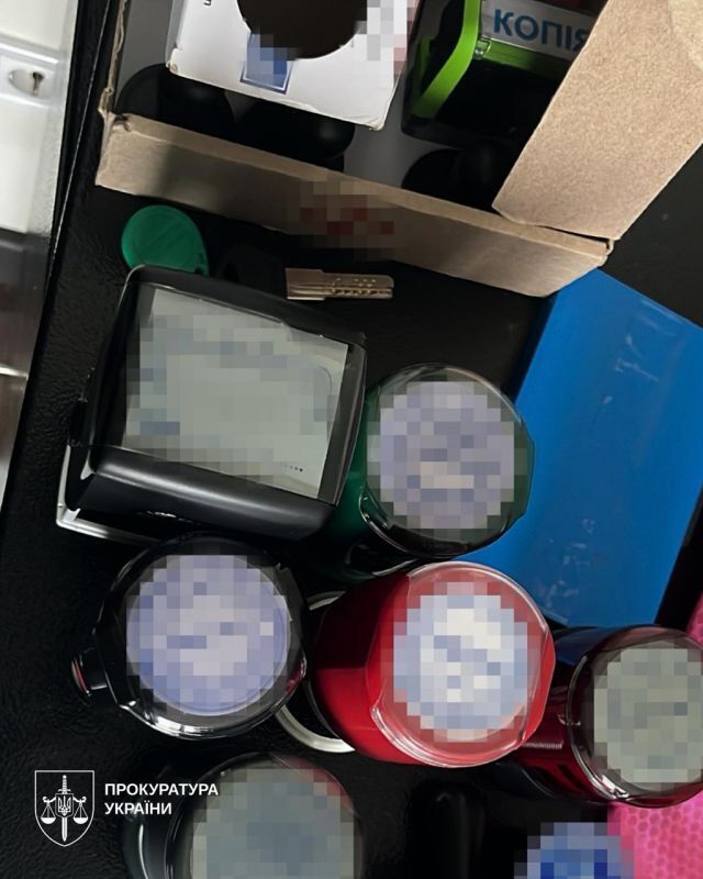 Що вилучили під час обшуків