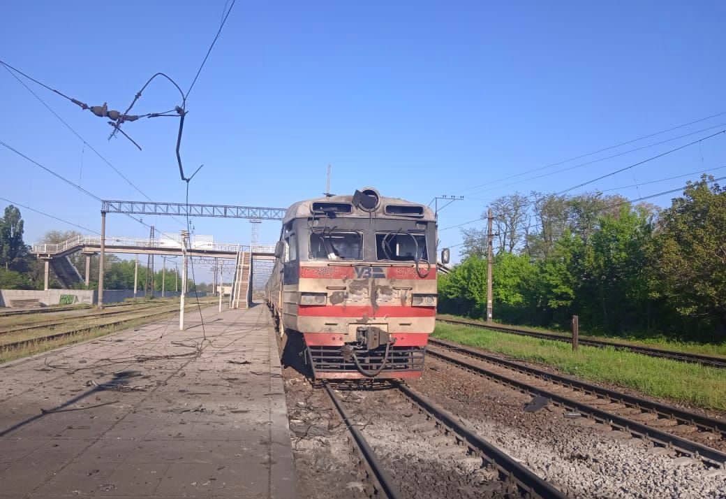 Росія атакувала залізничну станцію у Вільнянську на Запоріжжі: є постраждалі серед пасажирів. Фото