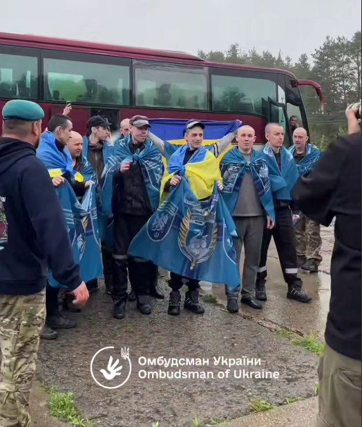 Самому молодому освобожденному – 21 год, самому старшему – 62: подробности об украинцах, которых удалось вернуть из плена РФ