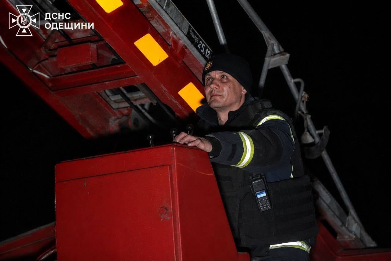 Росія атакувала Україну шістьма ракетами і 141 дроном: сили ППО знешкодили 131 ціль