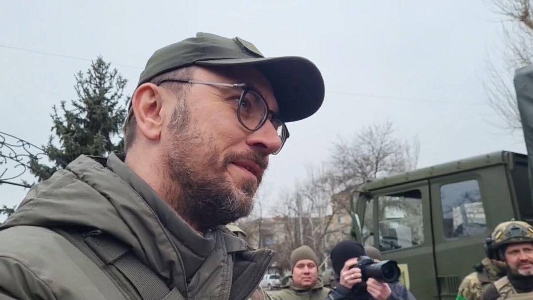 "Трудно себе представить больший сюр": Порошенко поддержал Владимира Омеляна, который стал добровольцем в первый день вторжения