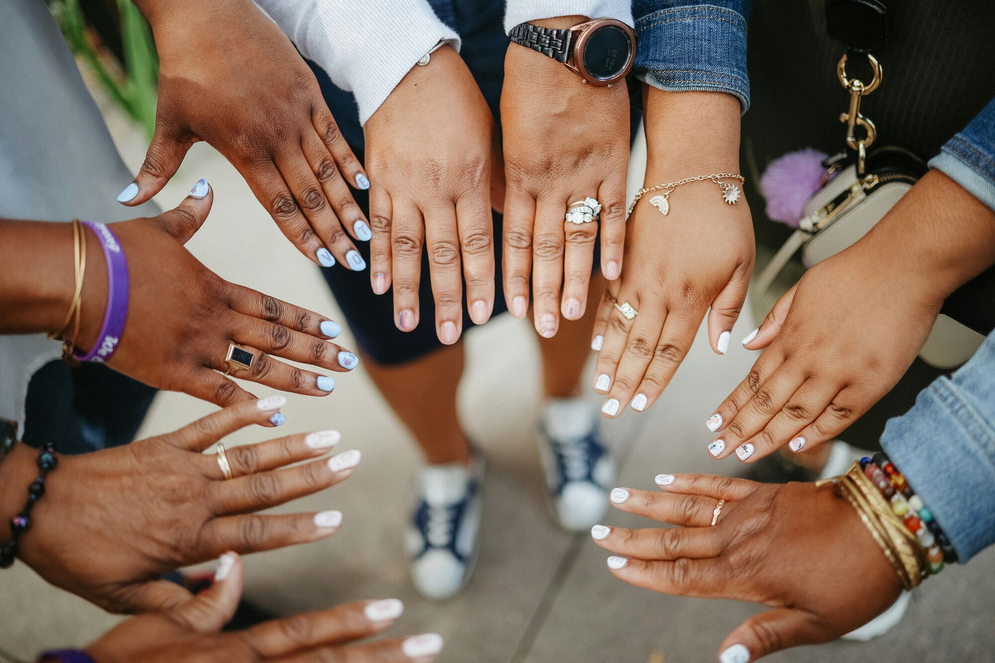 Чи можна постійно носити гель-лак: потенційні небезпеки